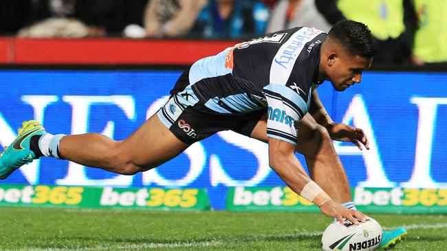 Ben Barba of the Sharks scores a try at Jubilee Oval.