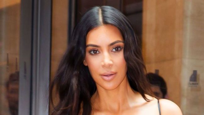 Kim Kardashian Faces 100 Million Lawsuit Over Lumee Phone Case Bodysoul 4721