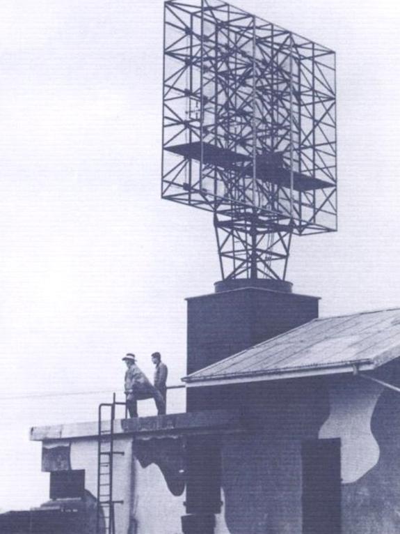 The ShD radar at North Head in 1942