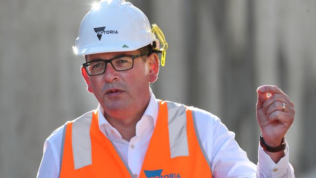 A group of builders says the way major contracts are awarded and whether allies of officials and politicians are regularly given work above others should be probed.