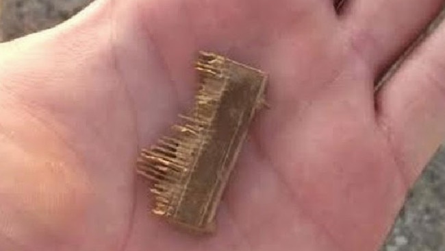 The comb found in the possession of looters. Source: Israel Antiquities Authority.