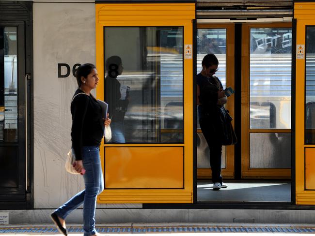 Commuters at Central Sydney. Most commuter trips now occur Tuesday-Thursdays.