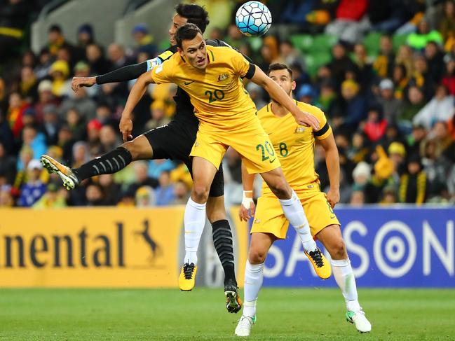 MELBOURNE, AUSTRALIA - SEPTEMBER 05:  Trent Sainsbury of the Socceroos competes for the ball during the 2018 FIFA World Cup Qualifier match between the Australian Socceroos and Thailand at AAMI Park on September 5, 2017 in Melbourne, Australia.  (Photo by Scott Barbour/Getty Images)