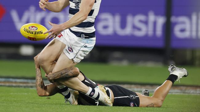 Bobby Hill’s chase-down tackle on Shaun Mannagh on Saturday night never slipped below the knee and should not have been a free kick against the Magpie, Gerard Whateley says. Picture: Michael Klein