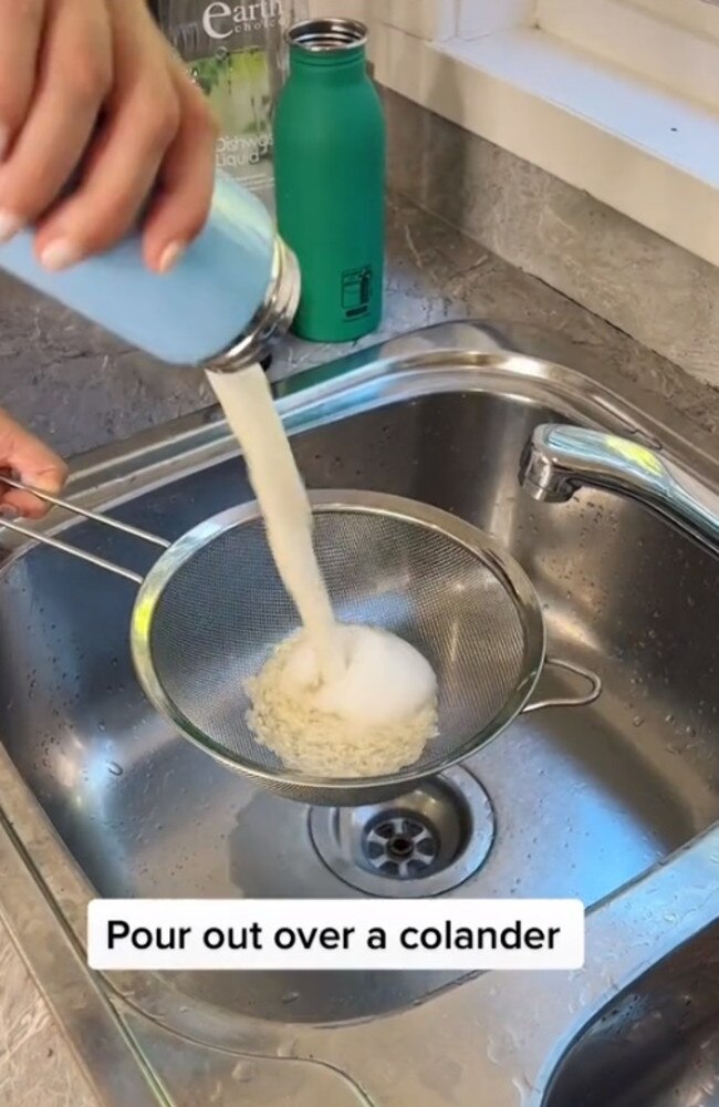 How to remove mould from inside water bottles with rice | Video | news ...