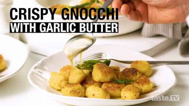 Crispy gnocchi with garlic butter