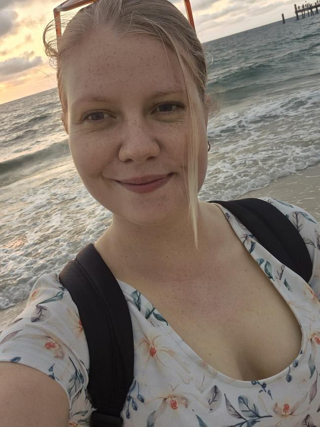 Alisha Meyer, 20, has been diagnosed with stage four Hodgkin’s lymphoma. Alisha at the beach before starting chemo. Picture: Supplied,