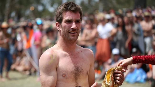 Meredith Music Festival 2015. Mystery Bag using his Jedi ball tricks to accept the Golden Jocks...after he lost.