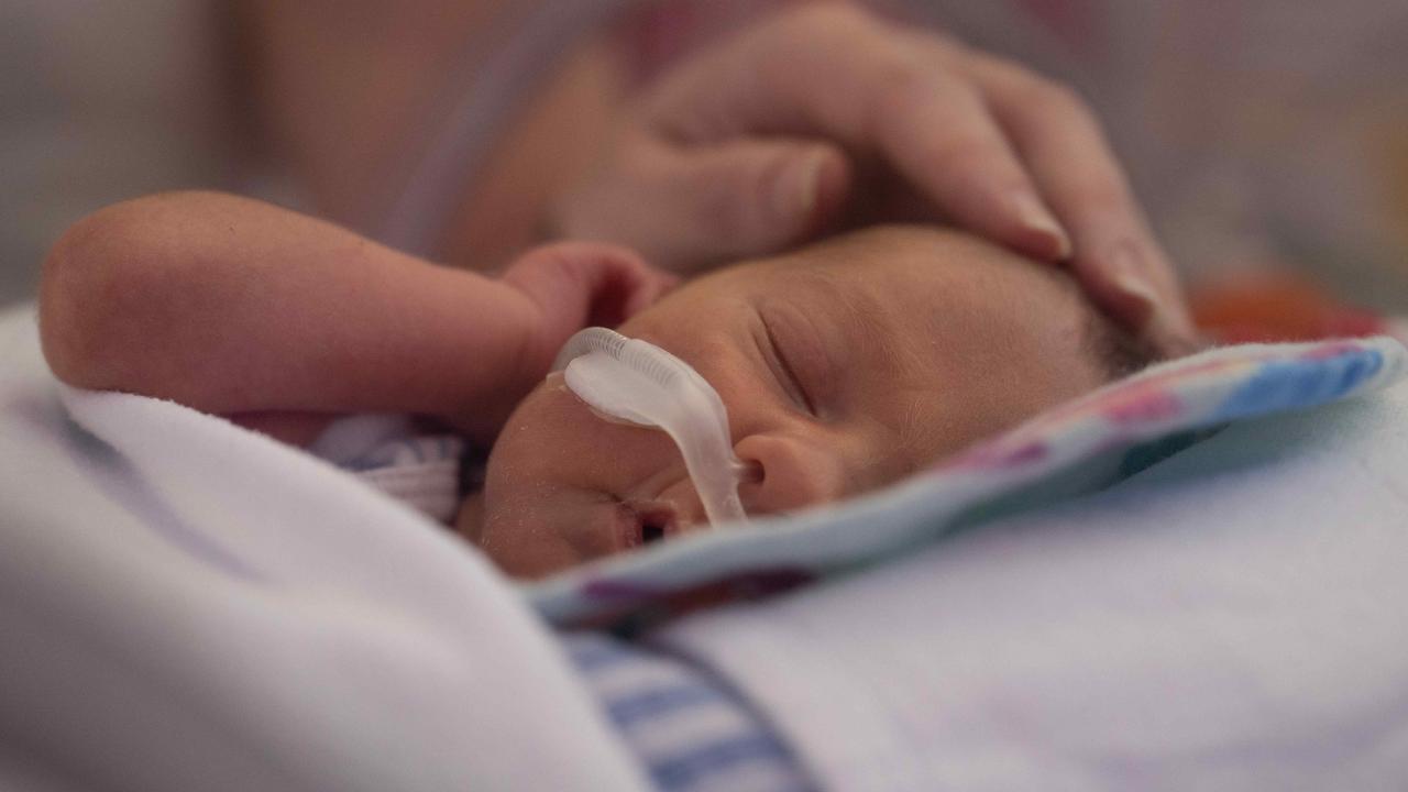 Private maternity services to close in Darwin and Hobart