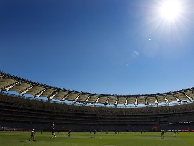 PERTH.  22/09/2021. Western Bulldogs training at Optus Stadium (warm up only).  during the warm up at Optus Stadium today . Photo by Michael Klein