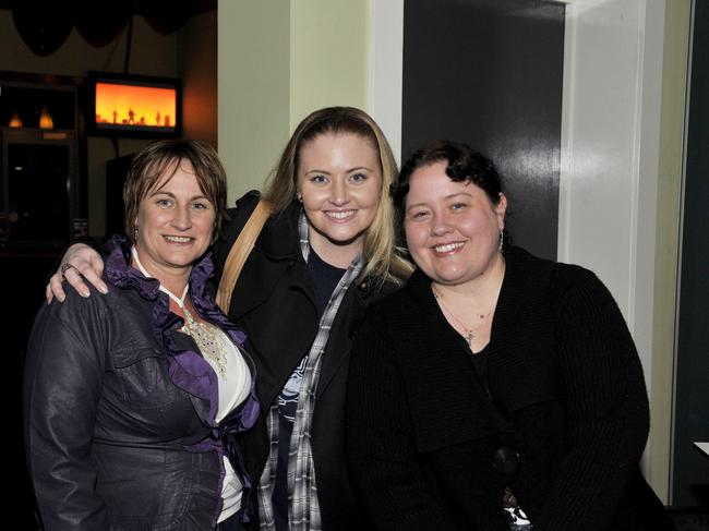 Kim Nowland, Peta Glover and Rebecca Vichie. Fourth of July Party at The Cube. Photo Dave Noonan / The Chronicle