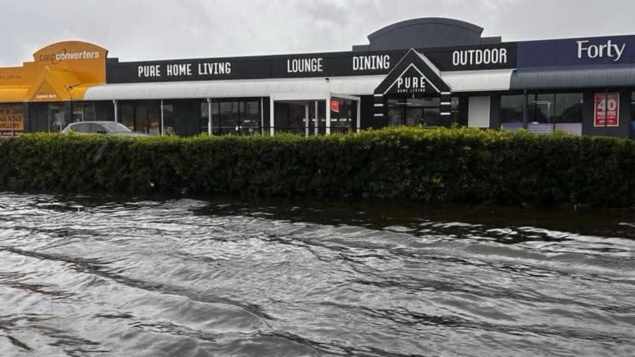 Drone footage reveals flood devastation as flood warning issued on Mary River