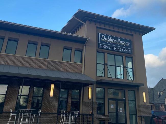 The Aussie rapper and his mates dined at the Dublin’s Pass Irish Pub & Restaurant in Springfield, Missouri. Picture: Instagram