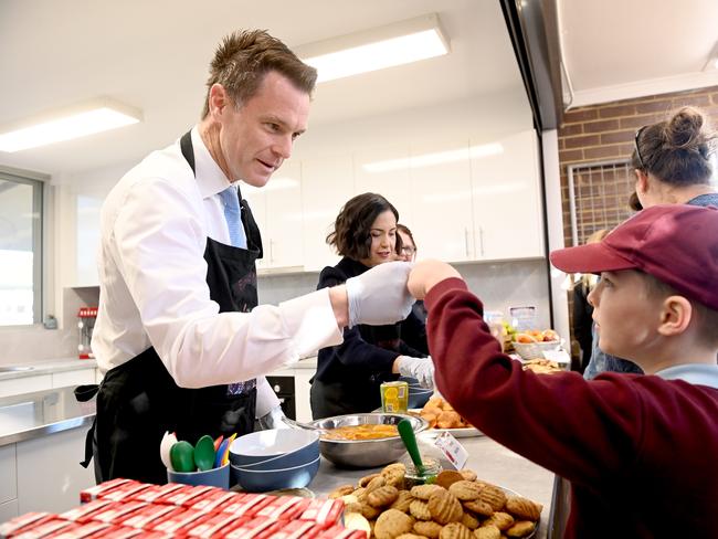 NSW Premier Chris Minns visits East Hills Public School in Panania to announce and expansion of the Foodbank Breakfast 4 Schools program. Picture: Jeremy Piper