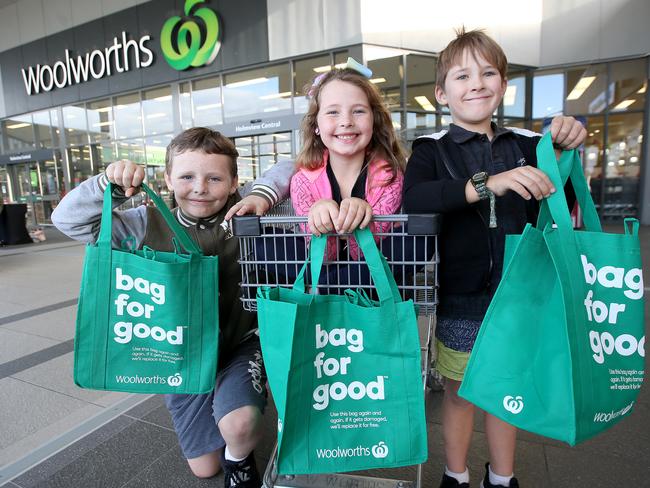 Woolworths replaces green shopping bag with new recycled version - News +  Articles 