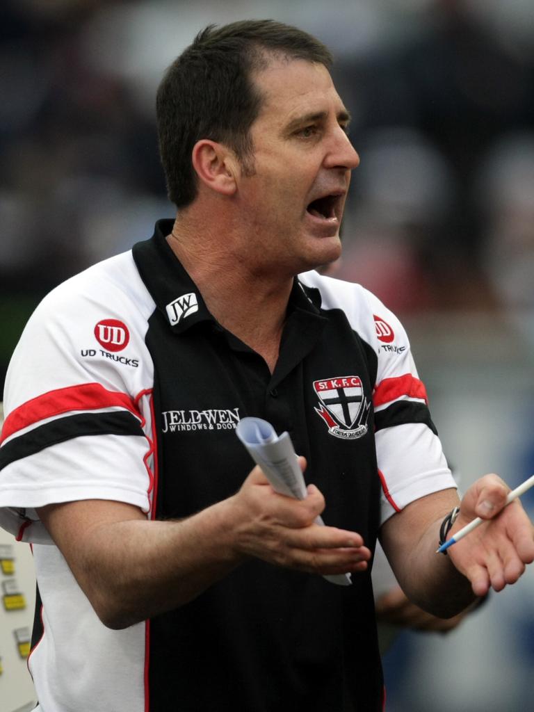 Ross Lyon coaching St Kilda in the 2009 grand final.