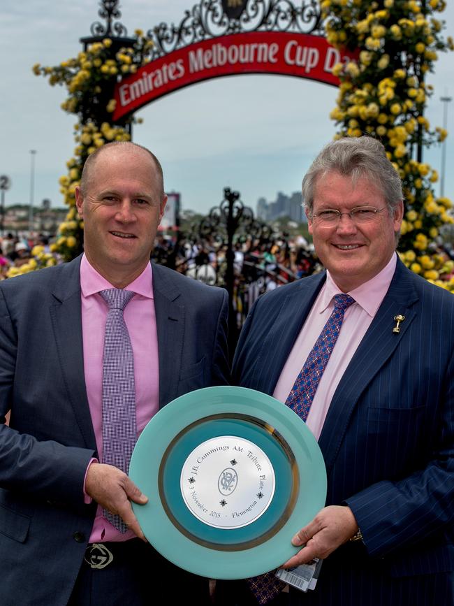 Danny O’Brien (left) celebrates his 2015 JB Cummings AM Tribute Plate victory with De Little Engine with Bart’s son and trainer, Anthony Cummings. Picture: Jay Town