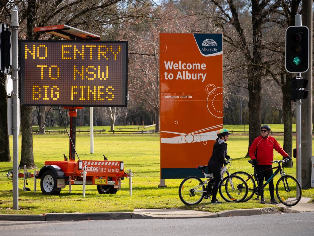 The border closure is enforced on the NSW side. Picture: NCA NewsWire / Simon Dallinger