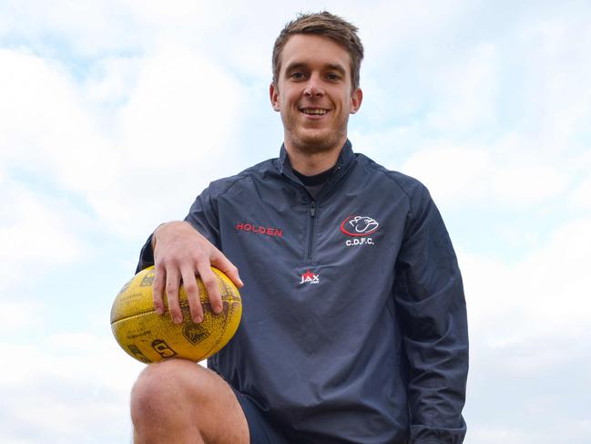 Star VFL midfielder makes unexpected homecoming