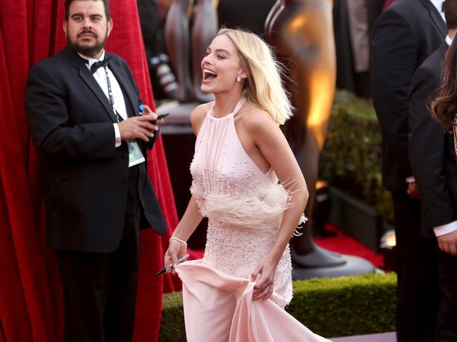 LOS ANGELES, CA - JANUARY 21:  Actor Margot Robbie attends the 24th Annual Screen ActorsÂ Guild Awards at The Shrine Auditorium on January 21, 2018 in Los Angeles, California.  (Photo by David McNew/Getty Images)