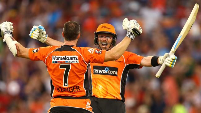Michael Klinger and Ian Bell celebrate winning the Big Bash final. (Paul Kane/Getty Images)