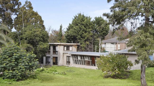 664-666 Riversdale Rd, Camberwell, where Robin Boyd and his family previously lived.