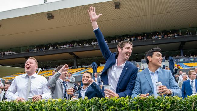 The Daily Telegraph Saturday 12 October 2024 Raceday Coverage Punters at Hill Stakes race day at Rosehill Gardens. Picture Thomas Lisson