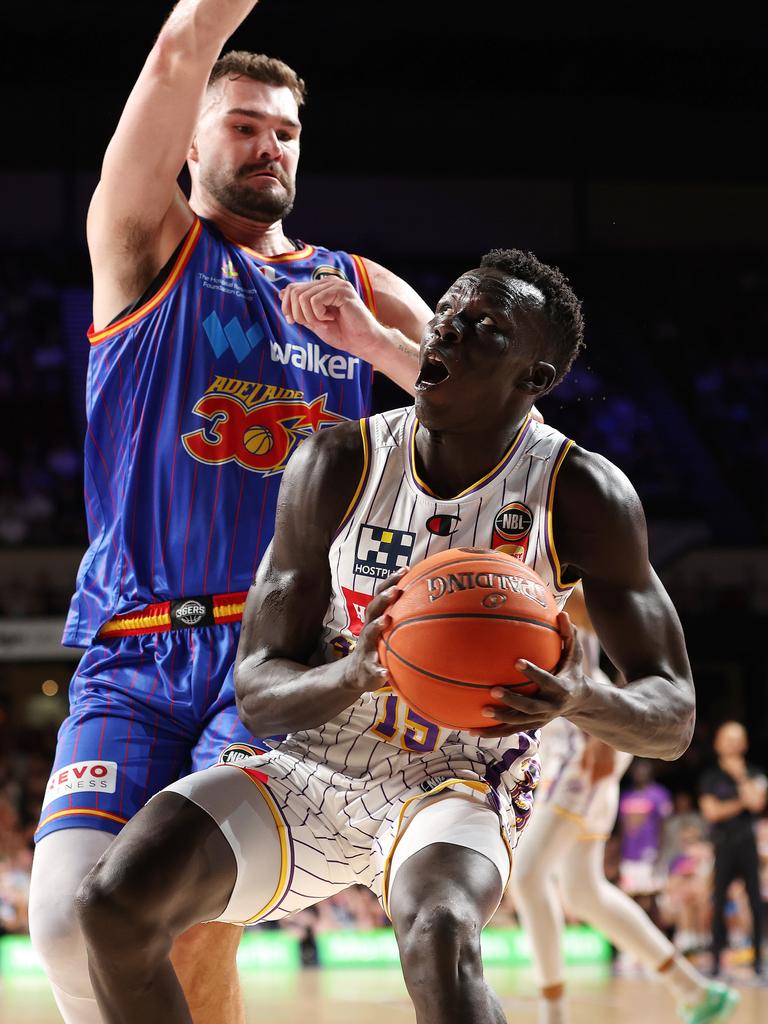 ADELAIDE, AUSTRALIA – JANUARY 11: Makuach Maluach tries to find a way past Issac Humphries. Picture: Sarah Reed/Getty Images.