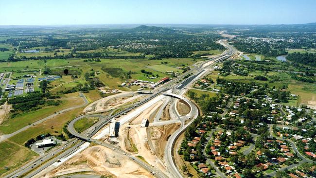 Aerial from 1999 showing the Pacific Motorway and Logan Motorway interchange.