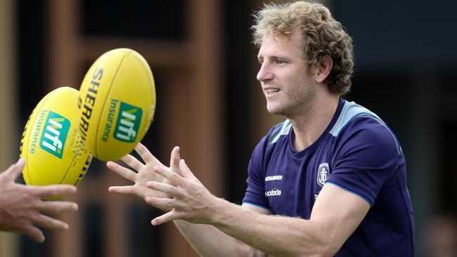 It’s time to ditch Fremantle midfielder David Mundy. Picture: Matt Turner