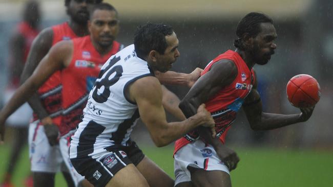 Eddie Betts plays in the forward line for Palmerston Magpies in Rd 1 of the NTFL 22/23 season. Picture: (A)manda Parkinson