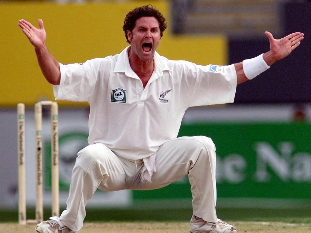 Cairns is a Kiwi cricketing legend.