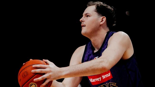 Jason Spurgin attempts a shot for the Sydney Kings on his NBL debut. Picture: Kris Saad