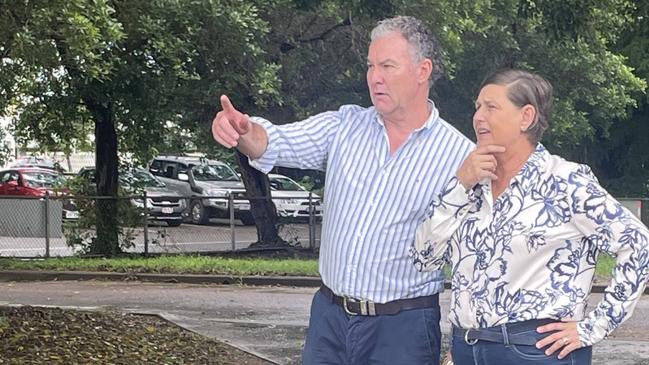 Minister for Education John-Paul Langbroek and Member for Mundingburra Janelle Poole at Mundingburra State School. Picture by Nikita McGuire