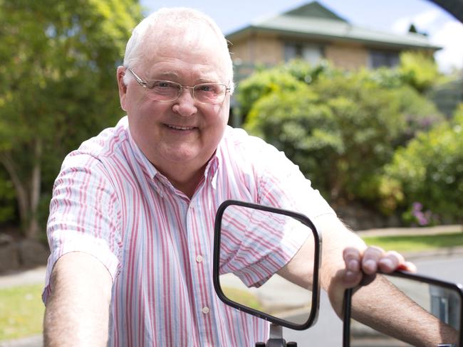 Memory lane ... Harold (Ian Smith) arrives back on Ramsay Street. Picture: Ten