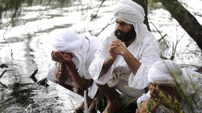 Mandaeans In Sydney To Baptise In Georges River Daily Telegraph