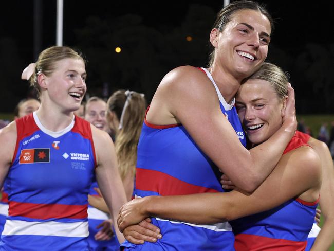 AFLW trade: Star Dog eyes move despite just signing fresh deal