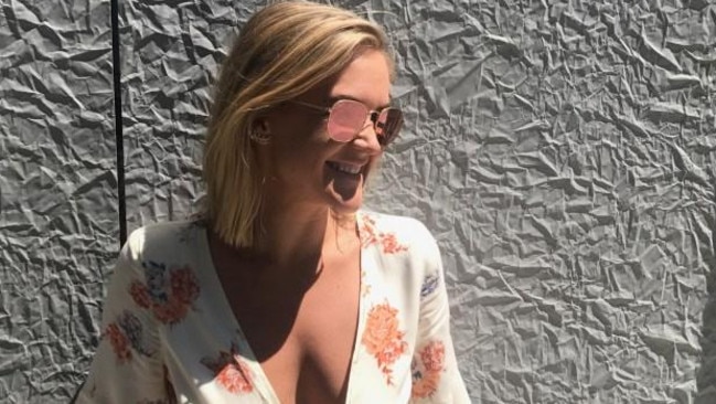 Women With Big Boobs Go Braless For A Week, woman, sweat