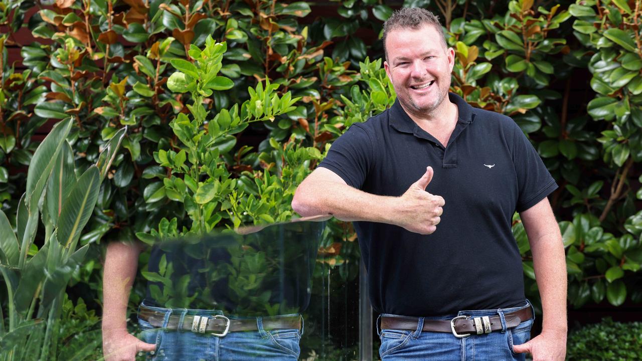 Cosi shows off his weight-loss transformation. Picture: Russell Millard