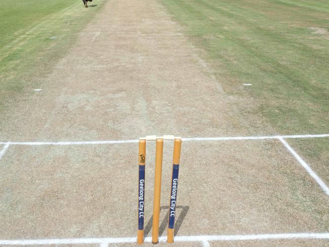 Cricket GCA2 Geelong City v St Peters.the game was stopped last week due to a soaked wicket here umpire  Raymond Innes puts the stumps in for todays matchPicture: Mark Wilson