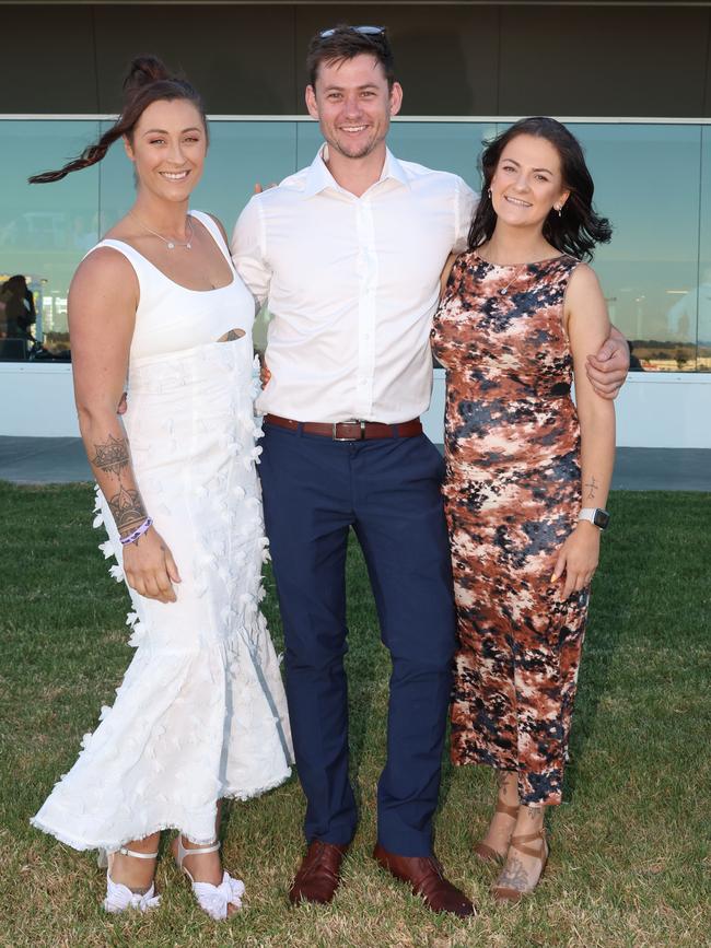 MELBOURNE, AUSTRALIA - MARCH 15 2024 Taylor Blackwood, Tom Blackwood and Bobbie Sedgman attend the 2024 Pakenham Cup Picture: Brendan Beckett