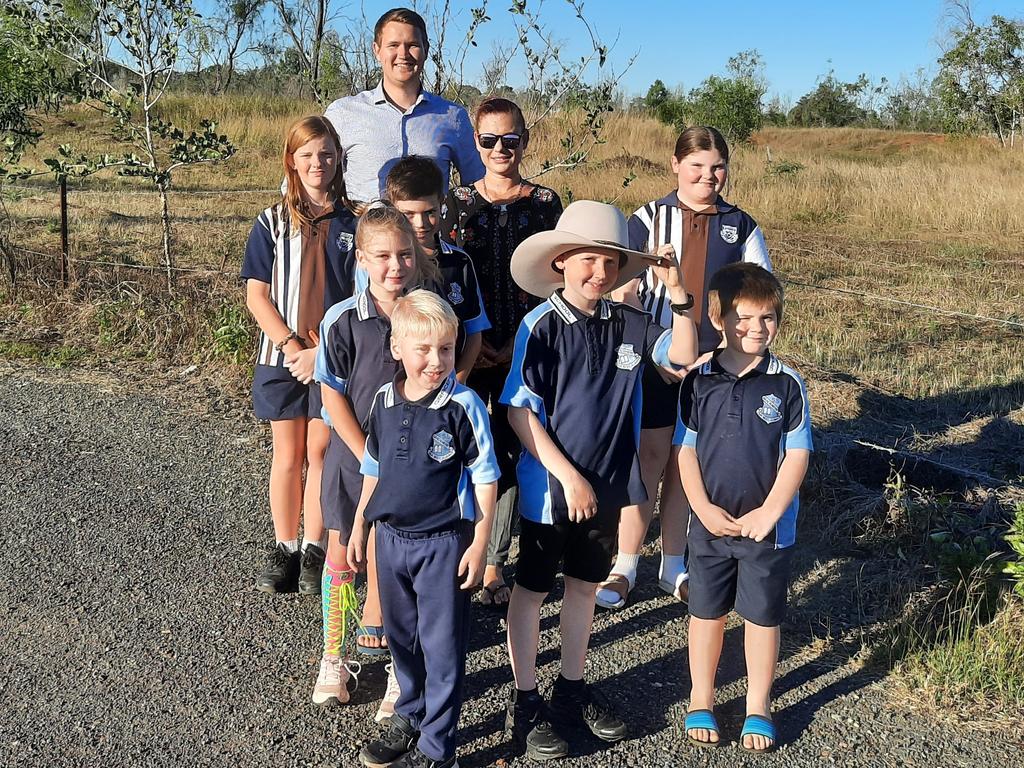 HIGH SCHOOL PROMISE: KAP's candidate for Rockhampton Christian Shepherd has promised students of Gracemere State School and Rockhampton State High School along with Gracemere mother and GSS P&amp;C Vice President Cindy O'Brien that he would secure them a high school for Gracemere.