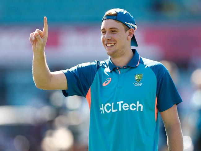 SYDNEY, AUSTRALIA - JANUARY 03: Cameron Green of Australia warms up prior to day one of the Men's Third Test Match in the series between Australia and Pakistan at Sydney Cricket Ground on January 03, 2024 in Sydney, Australia. (Photo by Darrian Traynor/Getty Images)