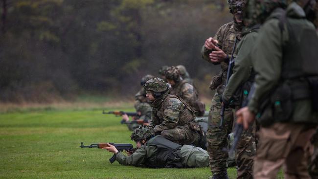 NZDF instructors and the UKR National Support Element instruct the Partner Forces to hone their marksmanship principles.