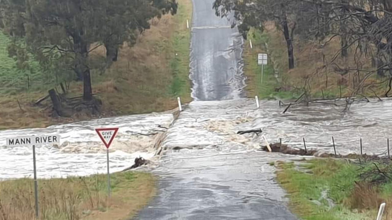 QLD, NSW rocked by wild weather: 250mm of rain, flash floods ...