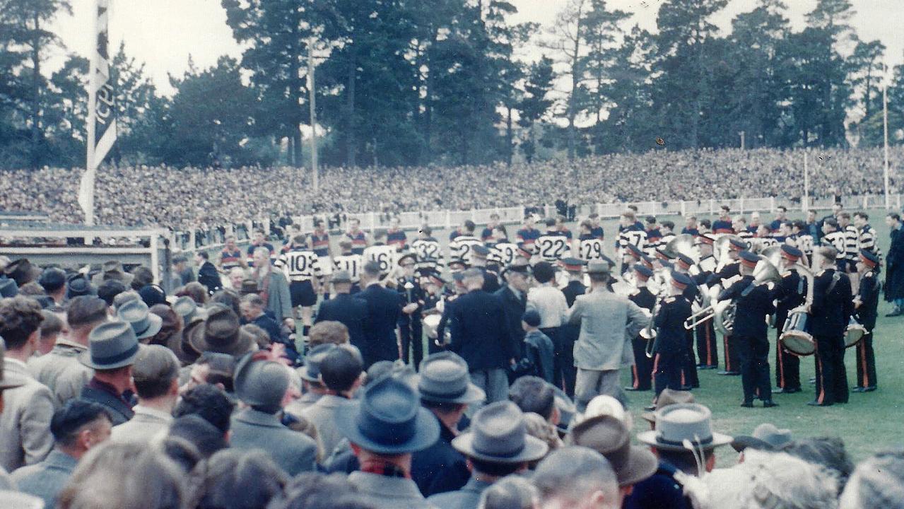 1952. Historic Geelong Premiership photos from the Bob Gartland Collection. 1952. The unfurling of the 1951 Premiership flag. at Kardinia Park. vs Footscray.