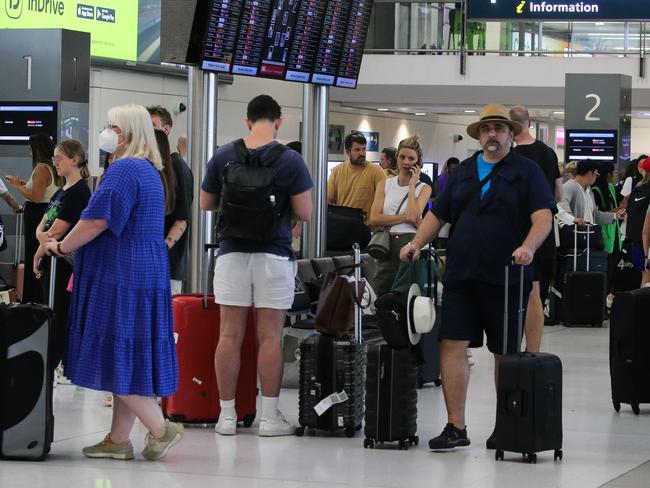 SYDNEY, AUSTRALIA - Newswire Photos DECEMBER 28, 2022: Travellers are experiencing longer than usual wait times to collect their baggage at the Domestic Airport in Sydney. Picture: NCA Newswire / Gaye Gerard