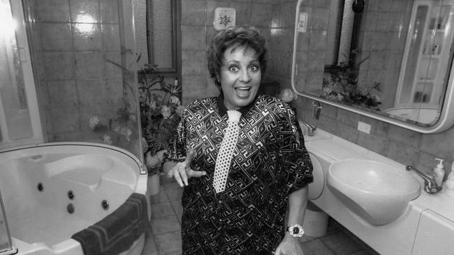1989: Wills in her Adelaide city townhouse. She says “the bathroom is, for me, the focus of my house”, August, 1989.