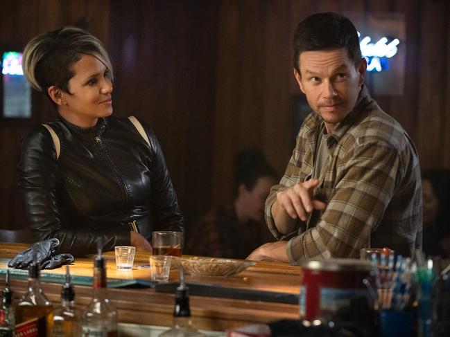 Halle Berry and Mark Wahlberg in The Union. Picture: Laura Radford/Netflix