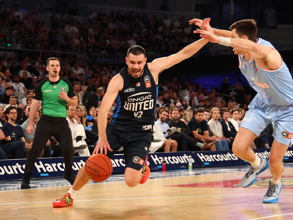 Chris Goulding of United drives at the basket. Picture: Graham Denholm/Getty Images.